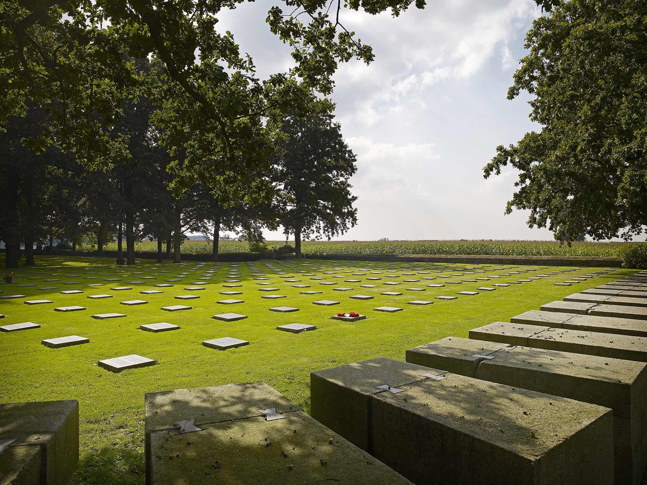 Deutscher Soldatenfriedhof Langemark  Govaert-Vanhoutte Arch